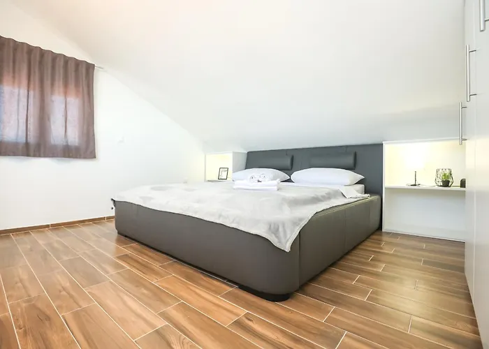 V&a דירה זאדאר